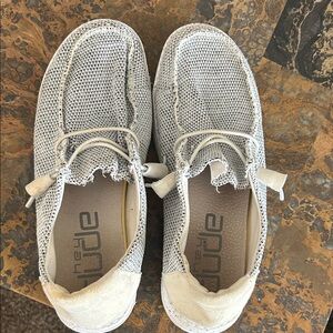 Hey Dude Light Gray Mesh Loafers. Size 7
